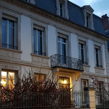 Grand Climatise En Combles A 2 Pas De La Gare De 南锡