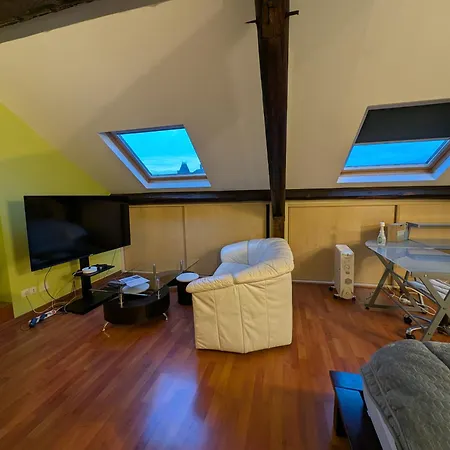 Grand Climatisé En Combles à 2 Pas De La Gare De Appartamento *