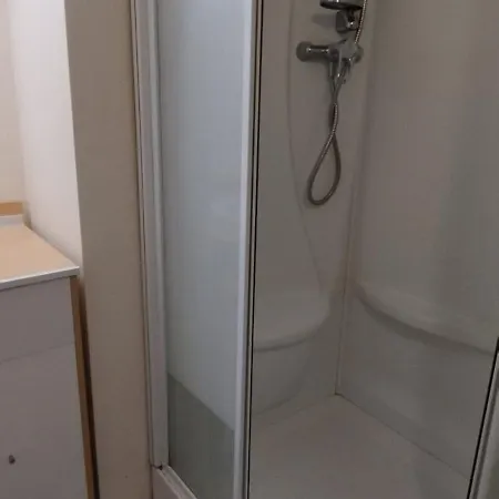 Apartment Grand Climatise En Combles A 2 Pas De La Gare De *