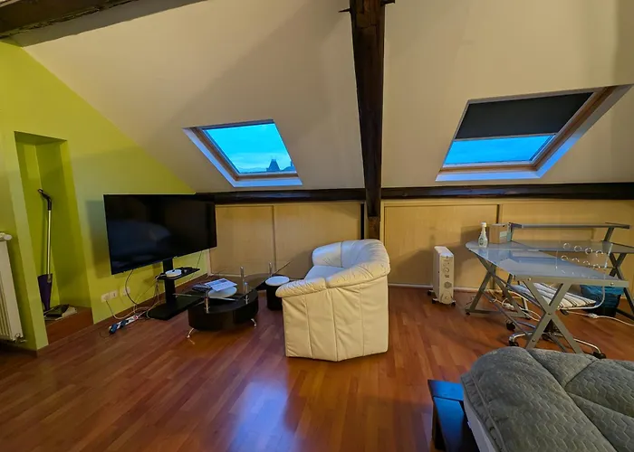 Grand Climatisé En Combles à 2 Pas De La Gare De Appartamento *